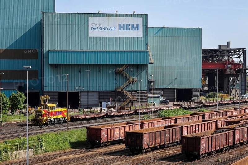 Duisburg, Ruhr area, North Rhine-Westphalia, Germany, HKM Hüttenwerk Krupp Mannesmann in Duisburg-Hüttenheim. Current shareholding: 50 % thyssenkrupp Steel Europe AG, 30 % Salzgitter Mannesmann GmbH, 20 % Vallourec Tubes S.A.S. Steel manufacturer thyssenkrupp Steel intends to significantly reduce its production capacity in Duisburg, Europe