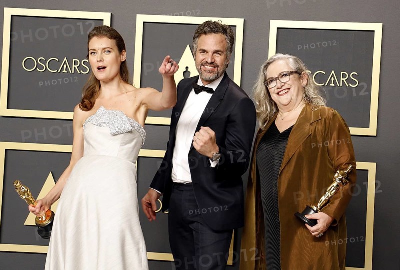 Carol Dysinger, Elena Andreicheva and Mark Ruffalo at the 92nd Academy Awards, Press Room held at the Dolby Theatre in Hollywood, USA on February 9, 2020., Los Angeles, California, USA, North America