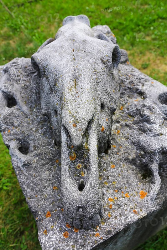The Swedish grave, former mass grave of 300 Swedish cavalry soldiers, memorial, memorial stone, burial ground, place of worship, monument, replica of bones, stone horse skull, stone sculpture, sculpture, Mühlheim an der Donau, Baden-Württemberg, Germany, Europe