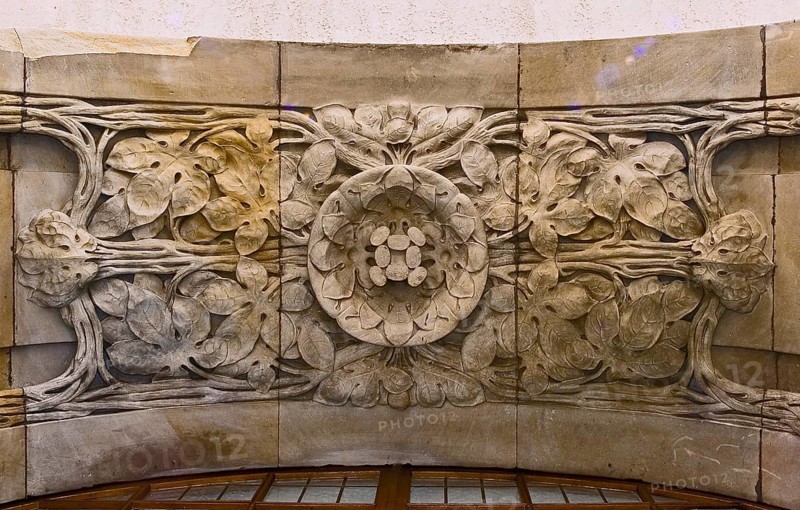 Kreuzkirche detail door arch