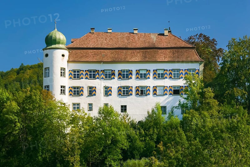 Hinteres Schloss, Mühlheim Castle of the Lords of Enzberg, two-tower castle complex with five-storey north building, four-storey south building and intermediate building, residence of the von Enzberg family, 1750 to 1755 Baroque remodelling and new construction of the south wing by master builder Johann Steyr, historic building, architecture, Mühlheim an der Donau, Baden-Württemberg, Germany, Europe