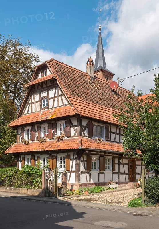 Half-timbered house in Hunspach, Most beautiful village in France 2020, Northern Alsace, Bas-Rhin, Grand Est, France, Europe