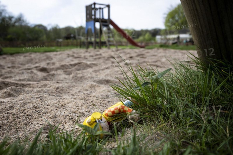A toy lies on a playground near Münster, 08.04.2024