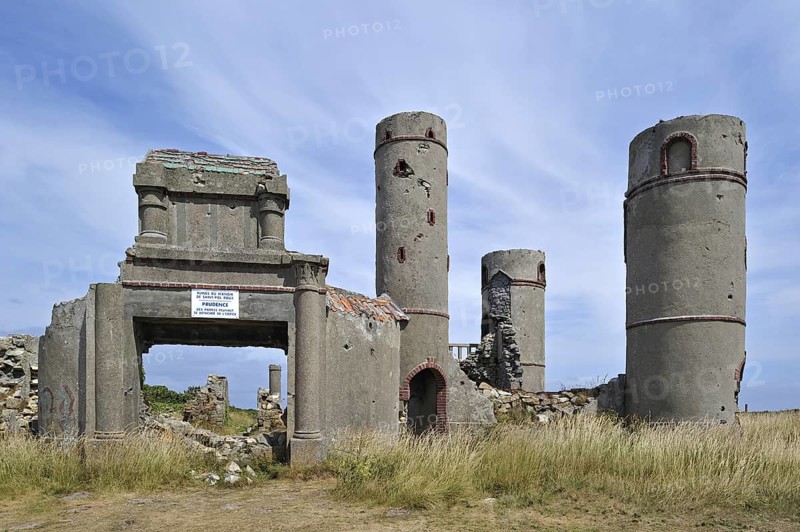 Ruins of the Manoir de Coecilian of the French poet Saint-Pol-Roux, Paul-Pierre Roux in Camaret-sur-Mer, Brittany, France, Europe