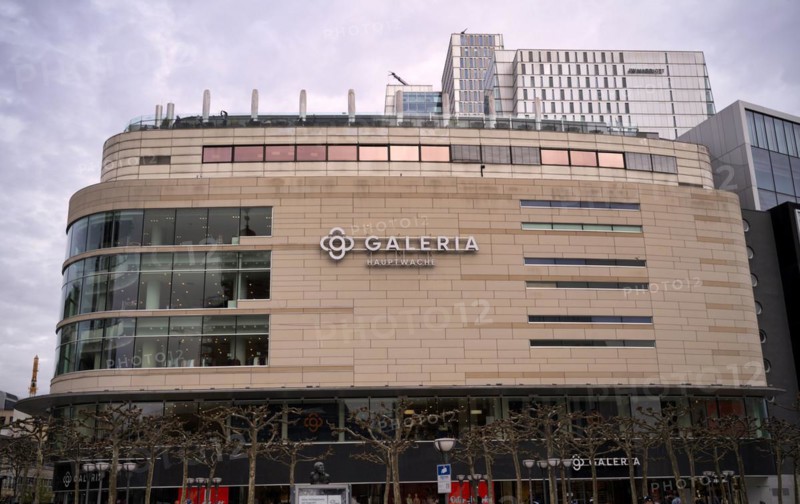 Galeria Kaufhof Hauptwache, department stores' chain, logo, behind it JW Marriot Hotel, Frankfurt am Main, Hesse, Germany, Europe