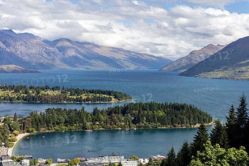 Lake Wakatipu, Queenstown, Otago, New Zealand, Oceania