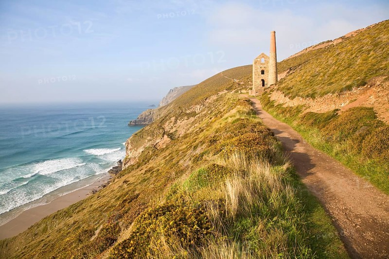 Ruins of Towanroath Pumping House at the Wheal Coates Tin Mine, St Agnes Head, Cornwall, England, United Kingdom, Europe