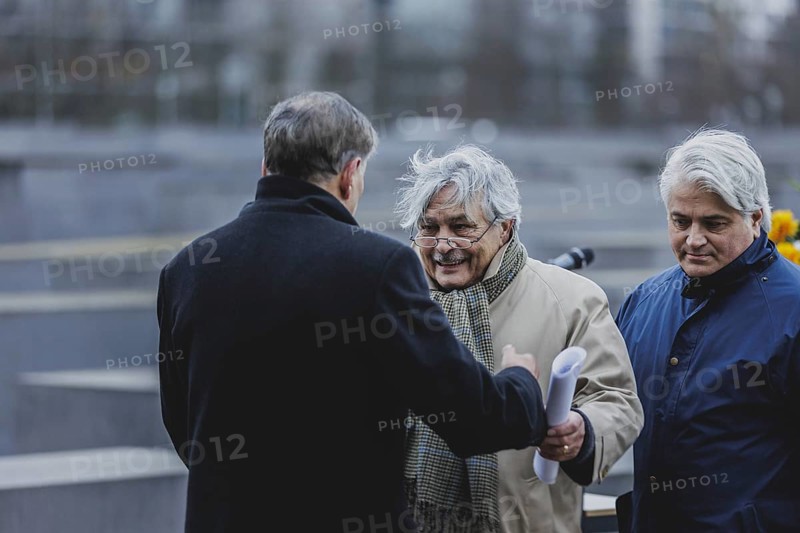 (L-R) Romani Rose, Chairman of the Central Council of German Sinti and Roma, Christian Pfeil, contemporary witness and Holocaust survivor, and Mehmet Daimagueler, Commissioner against Antiziganism in Germany, photographed during the commemoration ceremony at the Memorial to the Murdered Jews of Europe in Berlin, 31 January 2024 / Photographed on behalf of the Federal Ministry for Women, Senior Citizens, Family and Youth