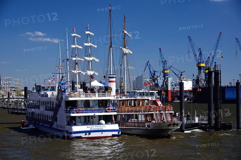 Europe, Germany, Hamburg, Elbe, Harbour Birthday, St. Pauli, View of the Elbe Philharmonic Hall, Windjammers and excursion boats at Altona pier, Hamburg, Hamburg, Federal Republic of Germany, Europe