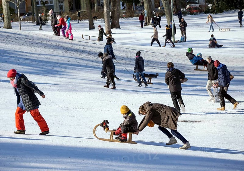 Tobogganing fun in Berlin's snow-covered Viktoriapark. Snow and icy cold continue to dominate the weather, 13.02.21