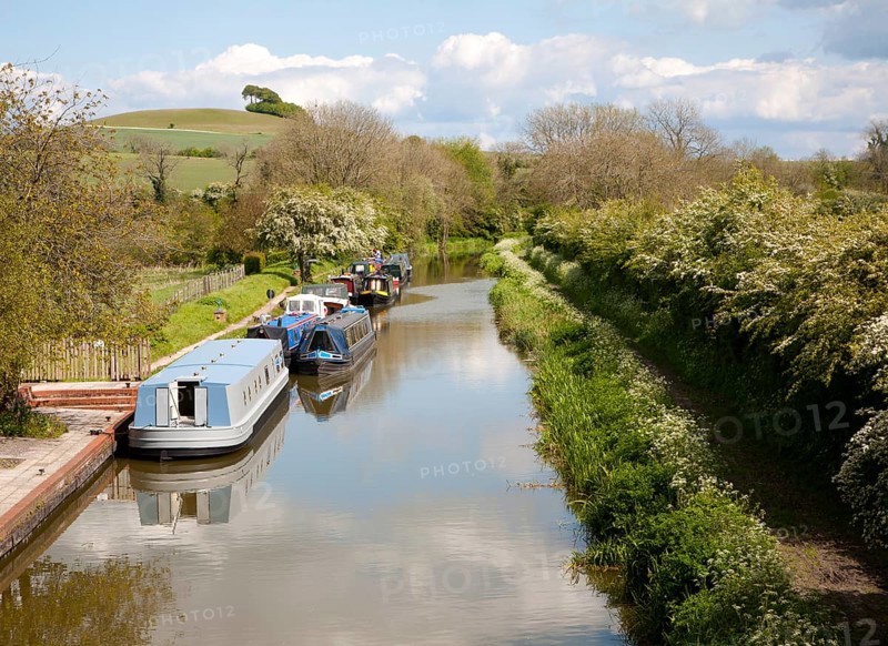 Kennet and Avon canal, Alton Barnes, Vale of Pewsey, Wiltshire, England, United Kingdom, Europe