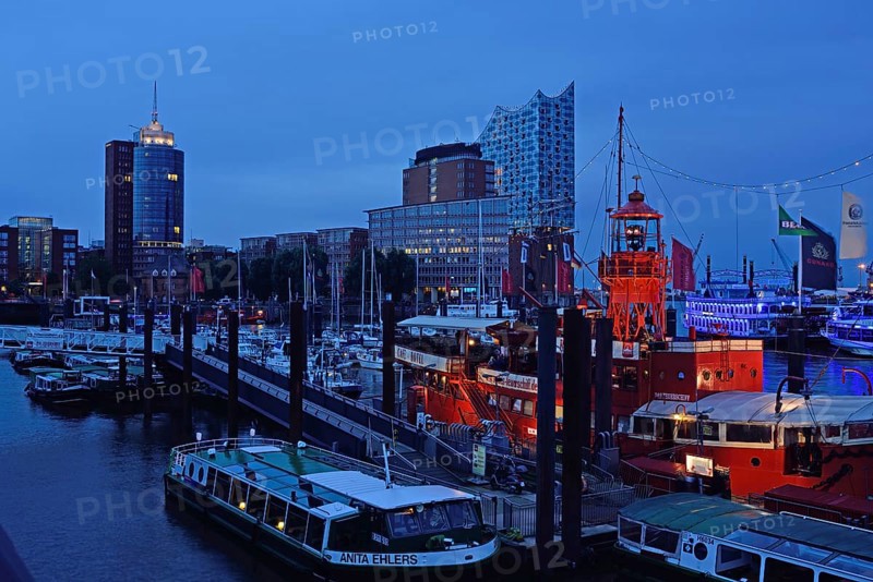 Germany, Hamburg, HafenCity, Kehrwiederspitze, Elbphilharmonie, Europe