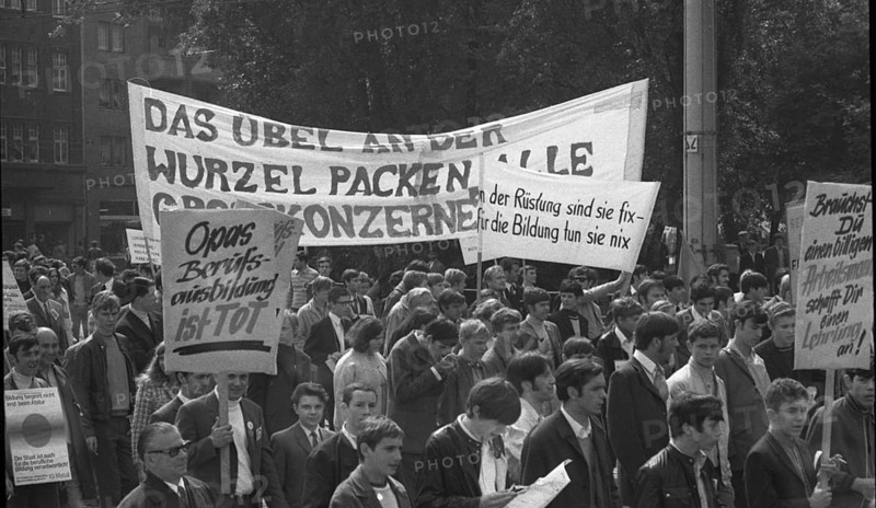 DEU, Germany, Dortmund: Personalities from politics, business and culture from the years 1965-71, Cologne. DGB demonstration for better education, apprenticeships and against youth unemployment ca. 1965, Europe