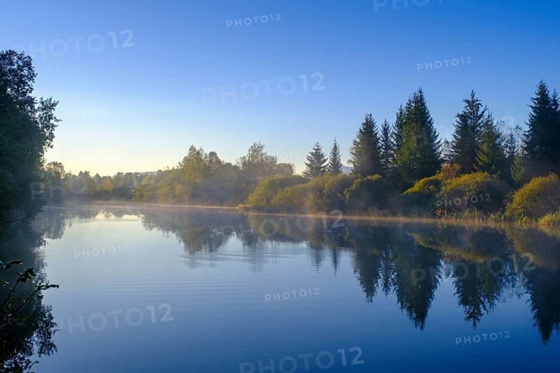 Sunrise with fog, Mühlweiher at Reutberg Monastery, Sachsenkam, Tölzer Land, Alpine foothills, Upper Bavaria, Bavaria, Germany, Europe