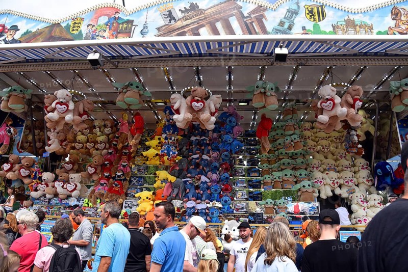 Europe, Germany, Hamburg metropolitan region, Niederschsen, Stade district, Buxtehude, Neukloster, Whitsun market, approx. 130 showmen every year, lottery booth, Europe