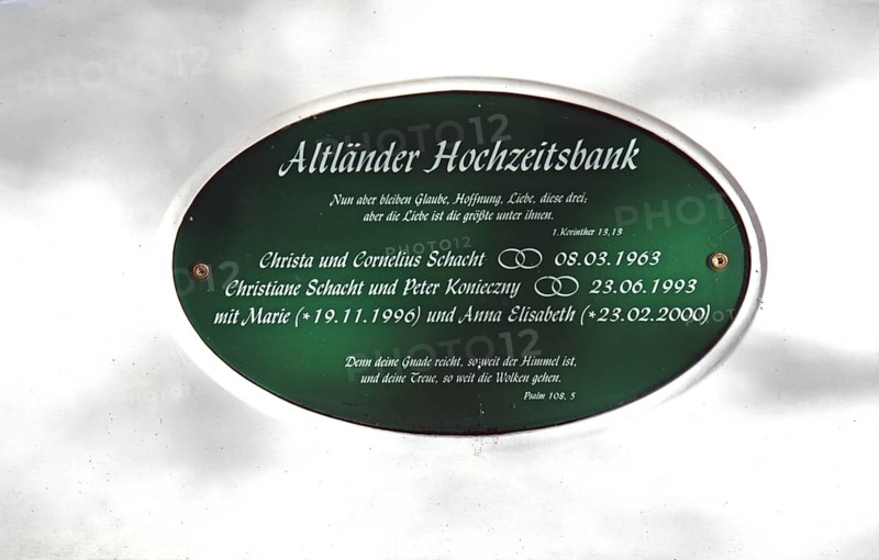 Europe, Germany, Lower Saxony, Hamburg metropolitan region, Altes Land, Stade district, St. Marien-Kirche Grünendeich, churchyard, built in 1608, half-timbered, autumn, Altländer Hochzeitsbank, name plate, Europe