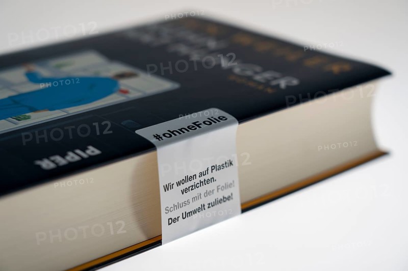 Book, new edition, without plastic packaging, plastic film, only with a paper seal, waste avoidance
