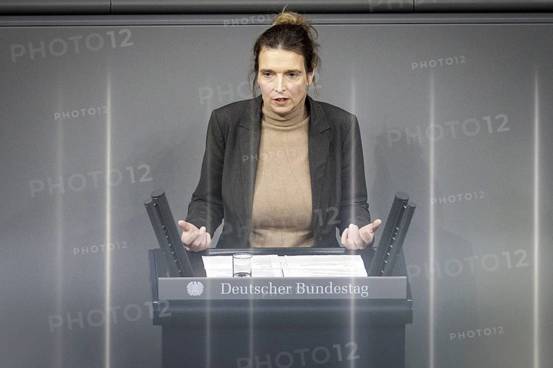 Svenja Stadler, SPD, MdB, gives a speech during a session of the German Bundestag. Berlin, 01.02.2024