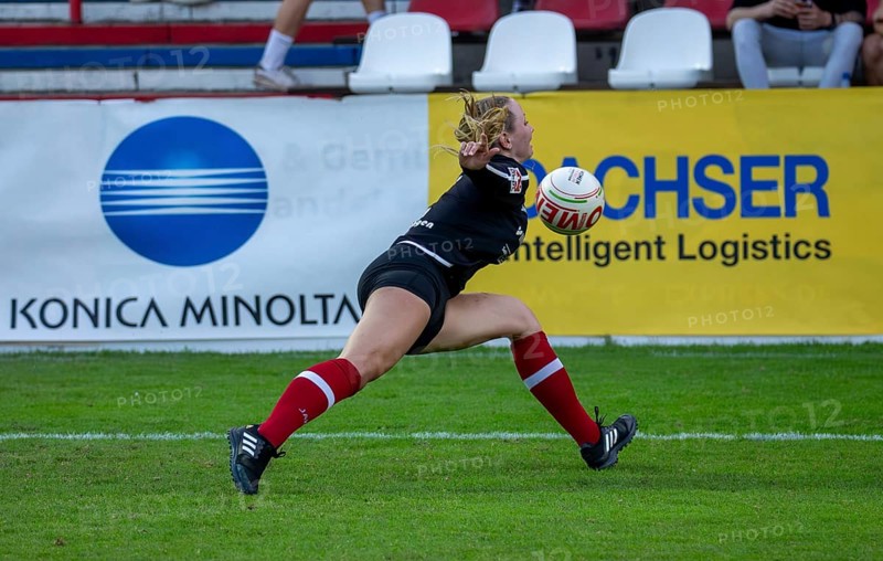 Fistball (woman) : TSV Dennach against TV Jahn Schneverdingen (IFA 2024 Fistball World Tour Finals Mannheim, Final) . Picture: Luca van Loh (7, Schneverdingen)