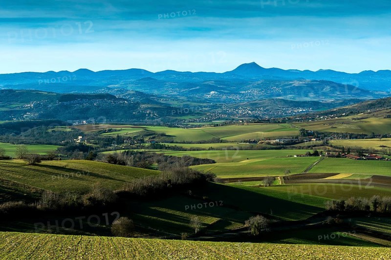 View on the chain of Domes, Natural regional park of Volcans d'Auvergne, UNESCO World Heritage, Puy de Dome departement, Auvergne-Rhone-Alpes, France, Europe