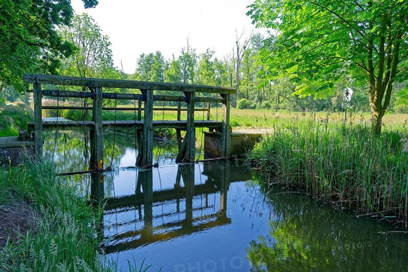 Lock on the Friedrichskanal and Dannefelder Moorgraben in the UNESCO Drömling Biosphere Reserve. Dannefeld, Hanseatic town of Gardelegen in the Altmark, Saxony-Anhalt, Germany, Europe