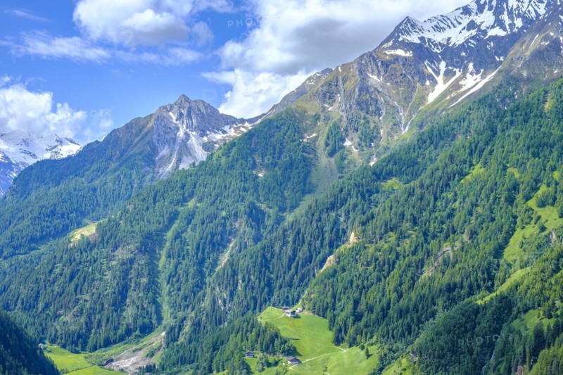 Picturesque mountain landscape and view over the Passeier Valley above Rabenstein, moss in Passeier, South Tyrol, Italy, Europe