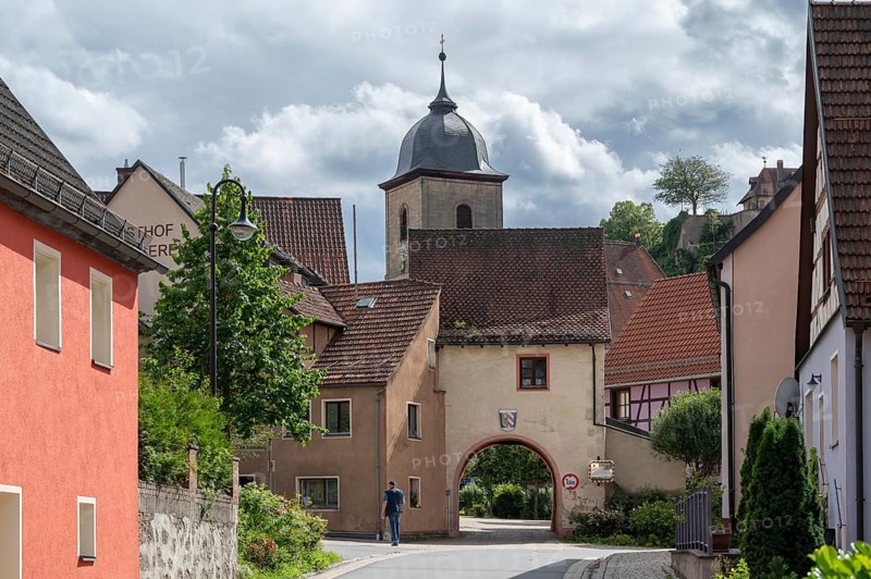 Medieval gateway, behind the Protestant parish church, Betzenstein, Upper Franconia, Bavaria, Germany, Europe