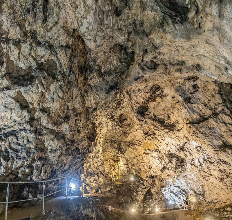 The Hohle Stein cave in the Swabian Alb. Ice age cave in the Achtal valley, site of important archaeological excavations from the Aurignacian period. The most important find is the Venus from the Hohle Stein. The first work of art in human history to depict a human figure. Schelklingen, Baden-Württemberg, Germany, Europe