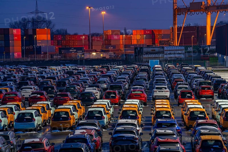 Car terminal in the Logport I inland port, in Duisburg on the Rhine, vehicle handling of new cars, storage area, rear container terminal, North Rhine-Westphalia, Germany, Europe
