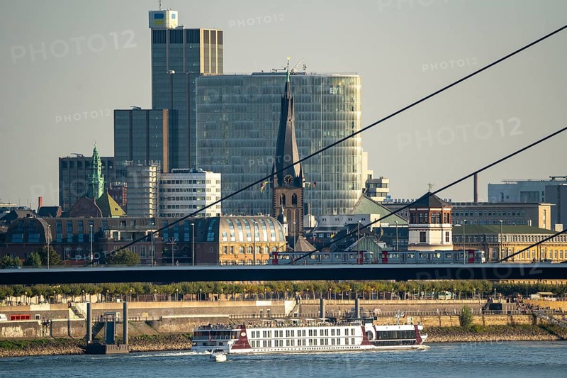 Skyline of Düsseldorf on the Rhine, Oberkassler Bridge, Düsseldorf, North Rhine-Westphalia, Germany, Europe