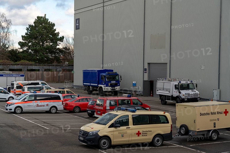 Construction of a vaccination centre for corona vaccinations, in a hall at Messe Essen, by the city, the fire brigade and various aid organisations, construction of 12 vaccination lines for a daily vaccination of up to 2400 people, operated by the North Rhine-Westphalia Association of Statutory Health Insurance Physicians