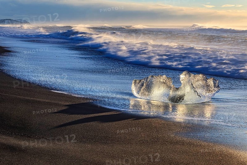 Ice floes on the beach, waves, sunny, morning mood, winter, Diamond Beach, Breidamerkursandur, Jökulsarlon, Iceland, Europe