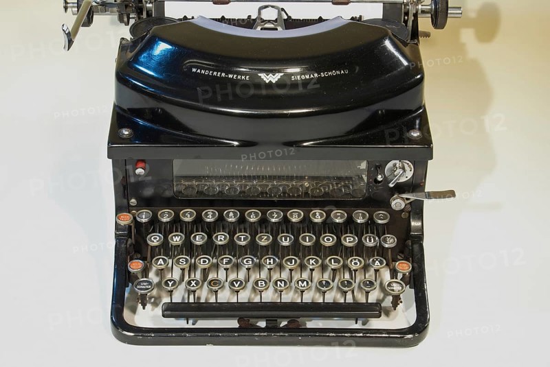 Old mechanical typewriter, Continental brand, hiker-Werke in Siegmar-Schönau, with silencer, 1930s