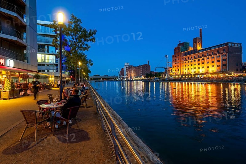 The inner harbour, in Duisburg, building Küppersmühle, and Werhahn-Mühle on the right, gastronomy, North Rhine-Westphalia, Germany, Europe