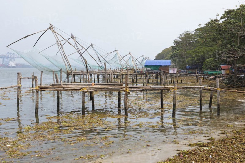Chinese fishing nets on the Arabian Sea, Kochi, Kerala, India, Asia