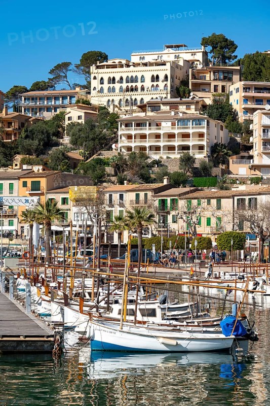 Coastal town of Port de Sóller in the north-west of the island, near Alconàsser, Serra de Tramuntana, Majorca, Spain, Europe