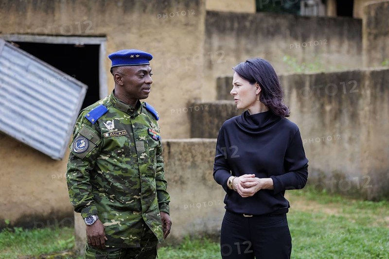 General Joseph Kouame Allah and Annalena Bärbock (Alliance 90/The Greens), Federal Foreign Minister, during a visit to the International Academy for Combating Terrorism (Academie internationale de lutte contre le terrorisme, AILCT) in Abidjan, 16 July 2024