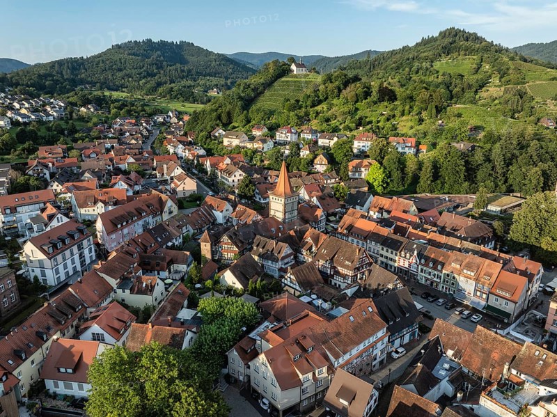The old town centre of Gengenbach with the Haigeracher Tor, town gate, and the Jakobuskapelle, mountain chapel on a vineyard, sights and landmarks of Gengenbach, aerial view, Ortenaukreis, Baden-Württemberg, Germany, Europe
