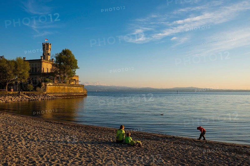 Montfort Castle and beach, sunset, Langenargen, Upper Swabia, Lake Constance, Baden-Württemberg, Germany, Europe
