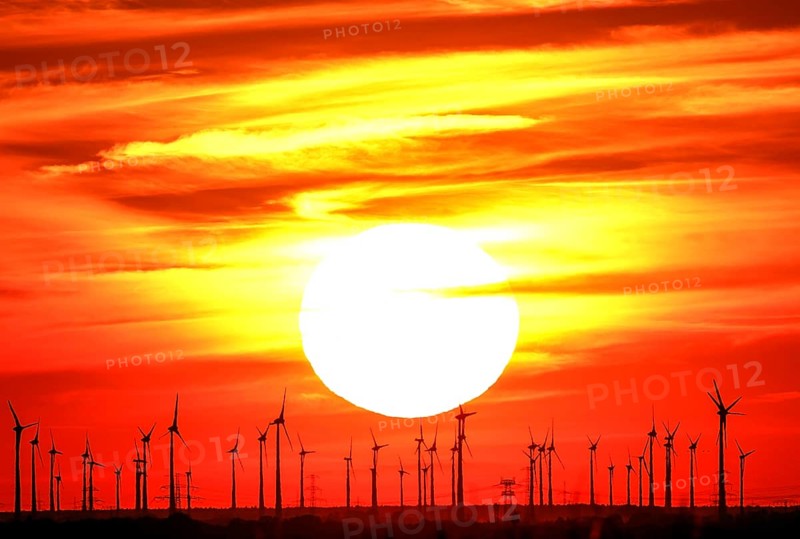 Sunset at a wind farm in Nauen in Brandenburg, 23/08/2022