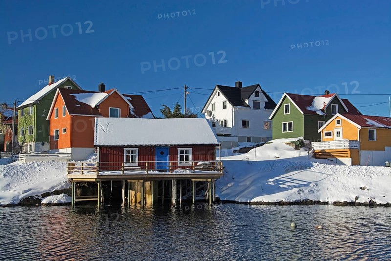 Henningsvaer on the Lofoten Islands in winter, Henningsvaer, Norway, Scandinavia, Europe