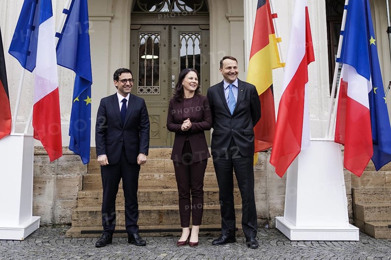 Annalena Bärbock (Bündnis 90/Die Grünen), Federal Minister for Foreign Affairs, photographed during a greeting with Stephane Sejourne, Minister for Europe and Foreign Affairs of the French Republic, and Rados˜Çaw Sikorski, Minister for Foreign Affairs of the Republic of Poland, in Weimar, 22 May 2024. Photographed on behalf of the Federal Foreign Office
