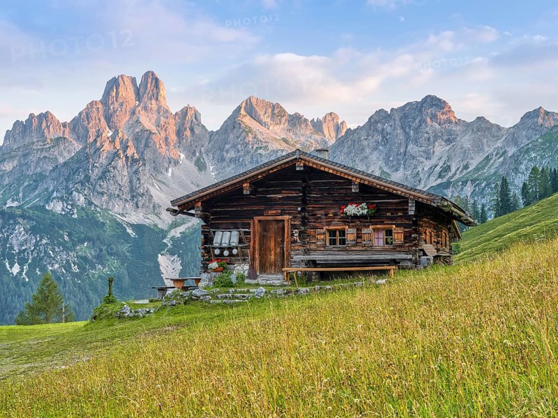 Alpine hut in front of the large Bischofsmütze, alpenglow, Gosaukamm, Dachstein massif, Sulzenalm, Filzmoos, Pongau, Salzburg, Austria, Europe