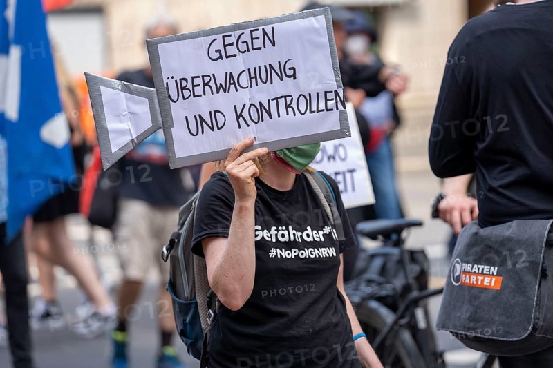 Demonstration against the planned assembly law in North Rhine-Westphalia, in Düsseldorf, various left-wing groups and football fans, Ultras, from Fortuna Düsseldorf and 1.FC Köln, protest, North Rhine-Westphalia, Germany, Europe