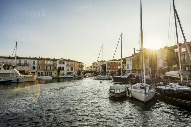Panorama, Sunset, Port Grimaud, Bay of St. Tropez, Département Var, Cote d'Azur, Provence-Alpes-Côte d'Azur, South of France, France, Europe