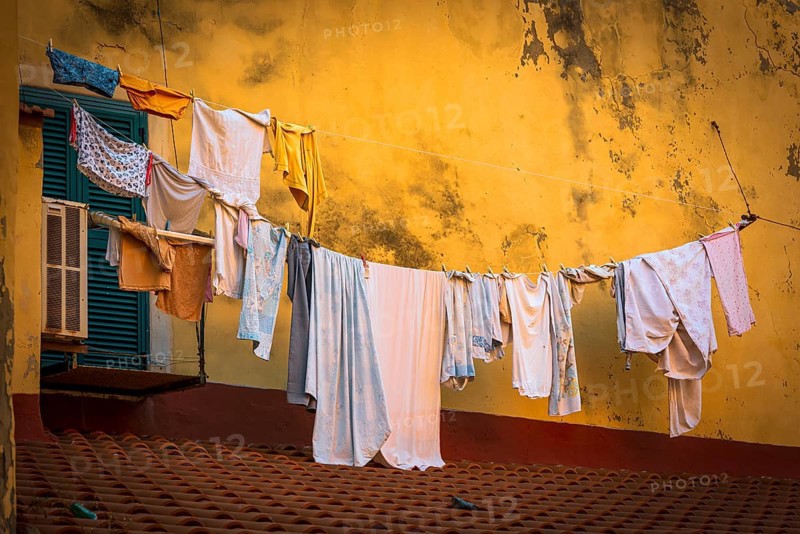 Laundry to dry, dilapidated, clothesline, wash, house wall, Italy, Europe