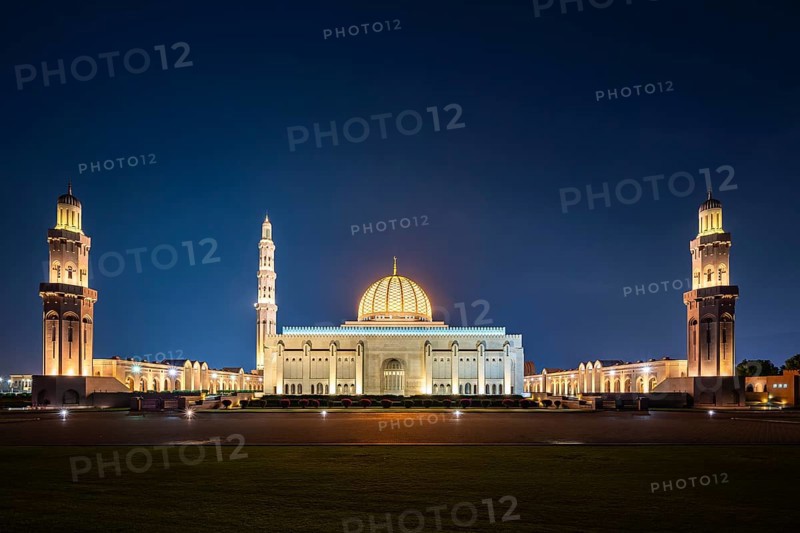Sultan Qaboos Grand Mosque, night shot with lighting, Muscat, Oman, Asia