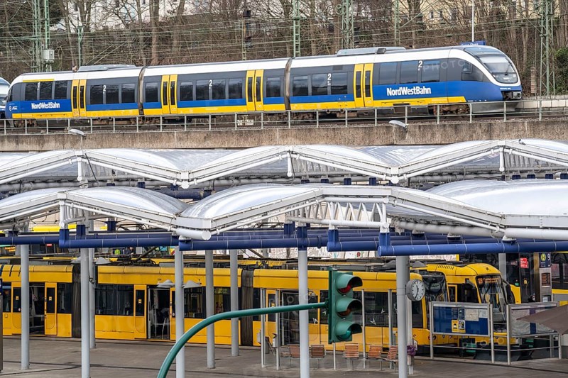 Ruhrbahn trams, at Essen-Steele S-Bahn station, interface between rail transport, Nordwestbahn and the tram and bus lines, in Essen, North Rhine-Westphalia, Germany, Europe