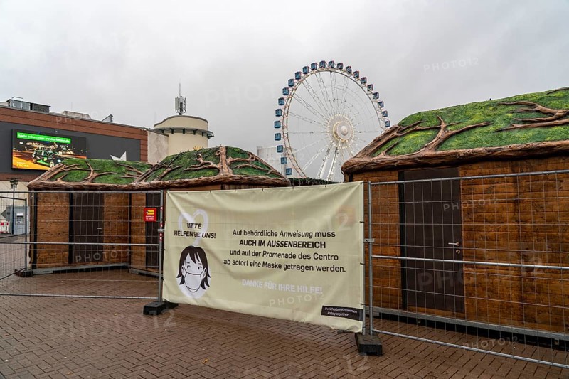 The Christmas market at the Centro shopping centre, set up but closed due to the 2nd lockdown during the coronavirus crisis in November 2020, Oberhausen North Rhine-Westphalia, Germany, Europe