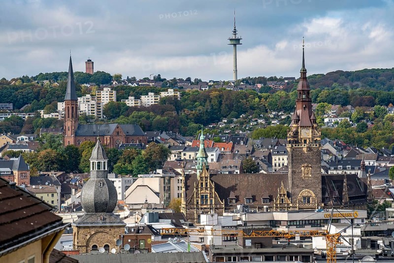 Skyline of Wuppertal, city centre with the town hall, view over the Nordstadt, North Rhine-Westphalia, Germany, Europe